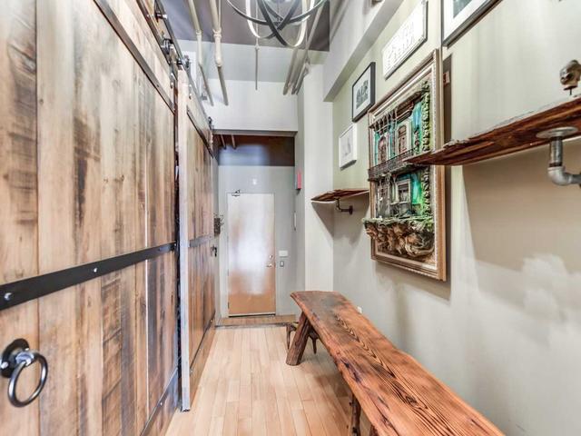 207 - 993 Queen St W