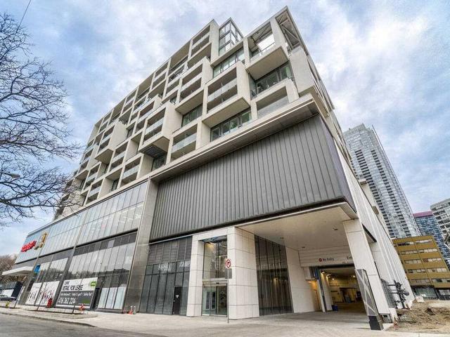 841 - 8 Hillsdale Ave E