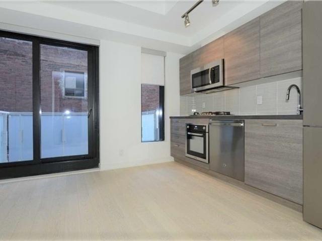 306 - 11 Charlotte St