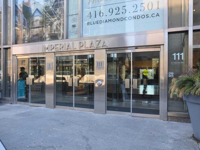 919 - 111 St Clair  Ave