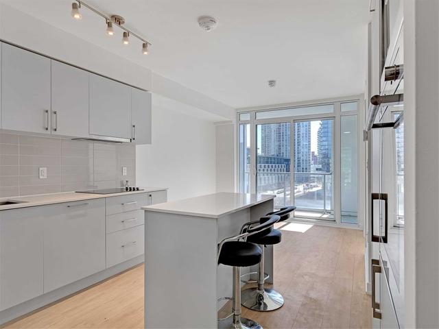 409E - 576 Front St W