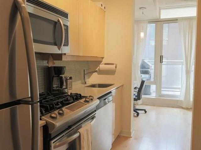 209 - 127 Queen St E