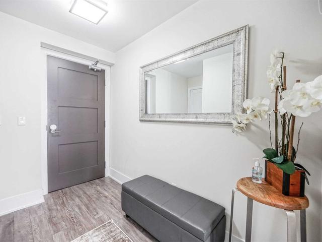 303 - 300 Front St W