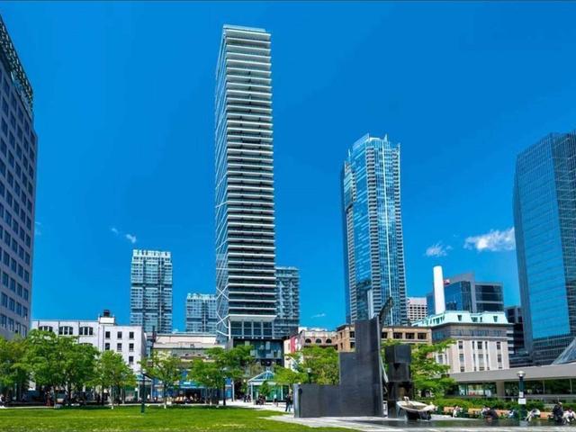 3502 - 224 King St W