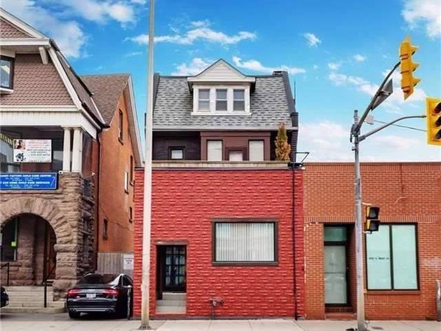 1413 Bloor St W