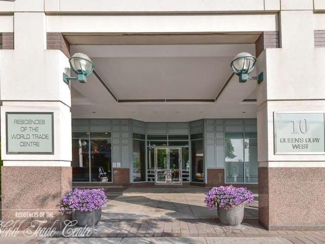1102 - 10 Queens Quay W