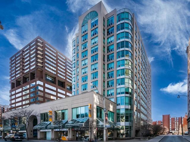 PH110 - 942 Yonge St