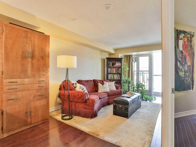 415 - 308 Palmerston Ave