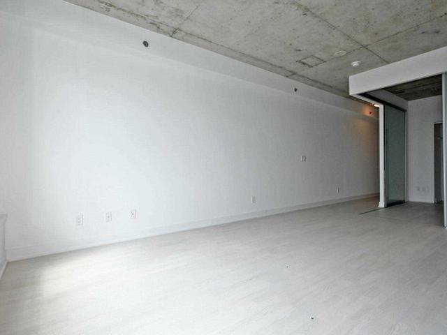 915 - 20 Minowan Miikan Lane