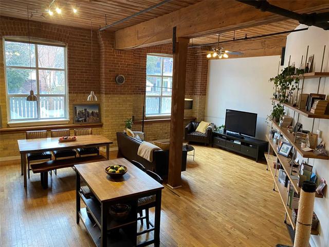 106 - 426 Queen St E