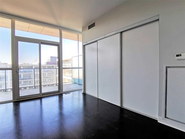 1114 - 478 King St W