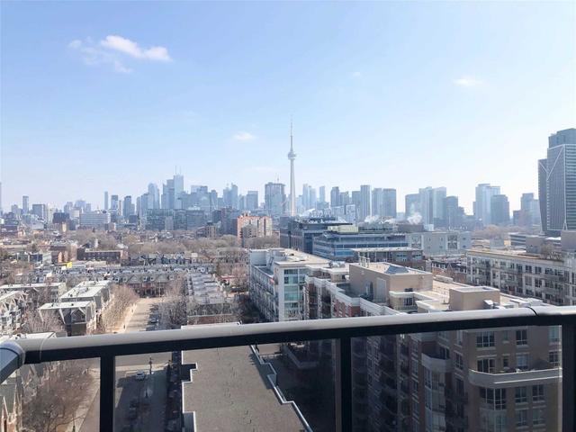 1204 - 1030 King St W