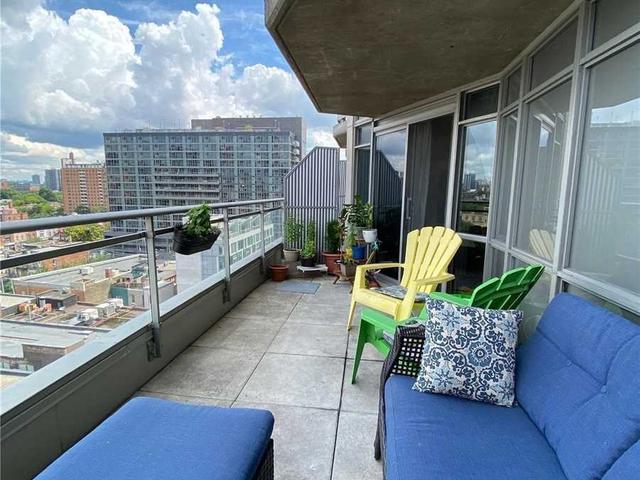 1010 - 255 Richmond St E