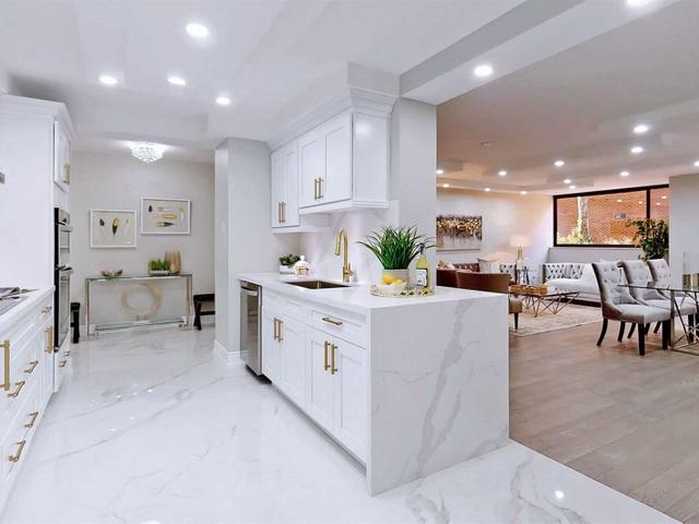 201 - 15 Mcmurrich St