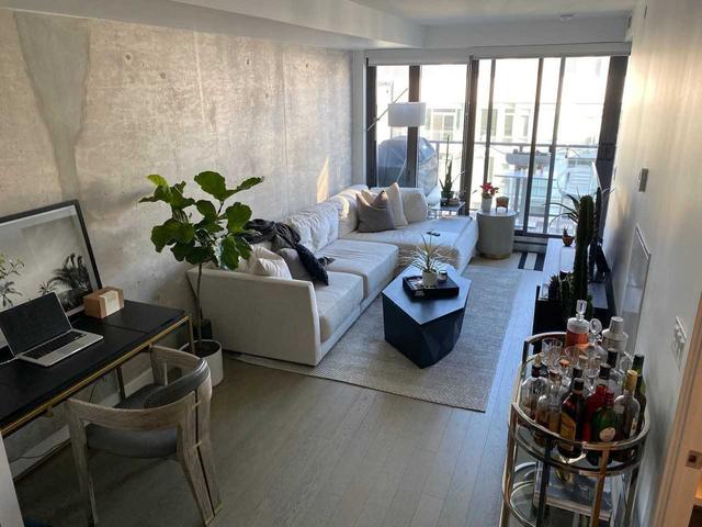 1615 - 111 Bathurst St