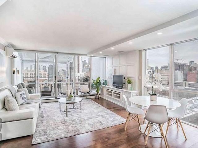 14D - 86 Gerrard St E