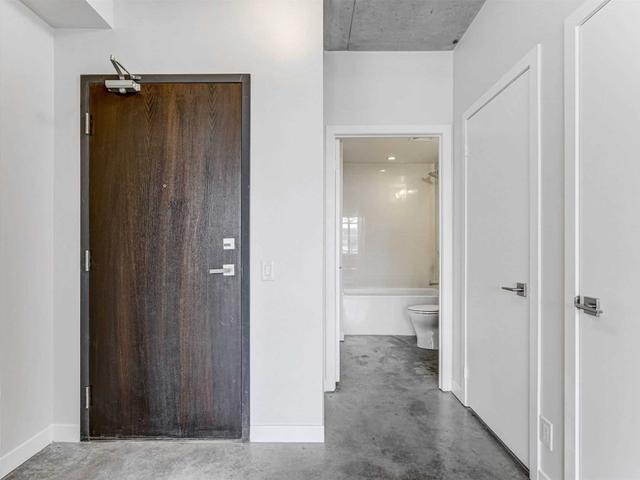 207 - 1239 Dundas St W