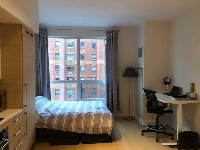 404 - 1030 King St W