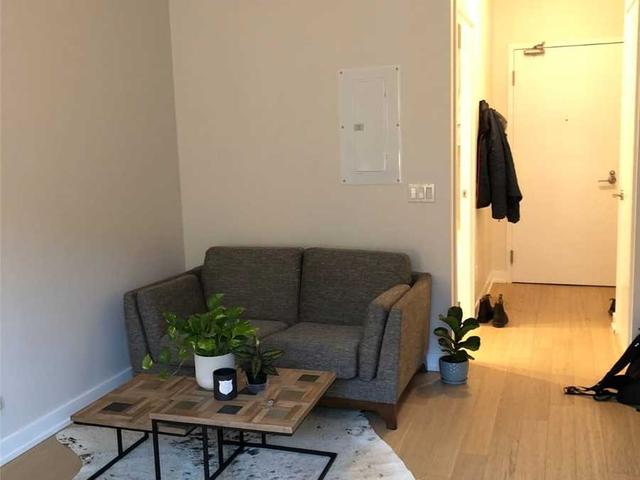 404 - 1030 King St W