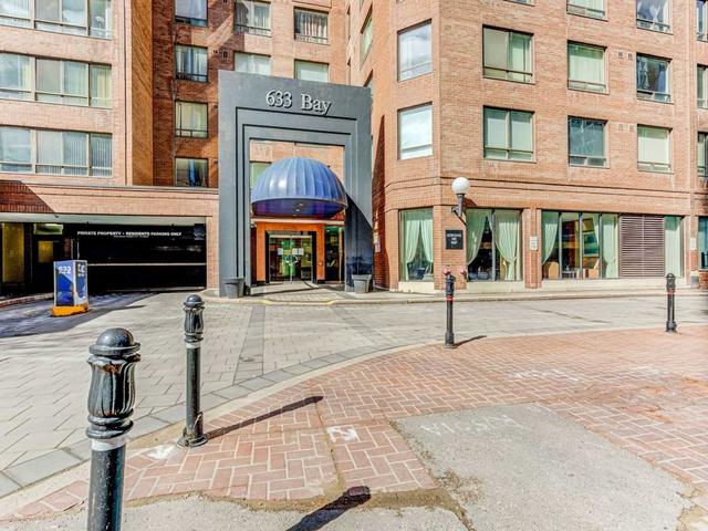 408 - 633 Bay St