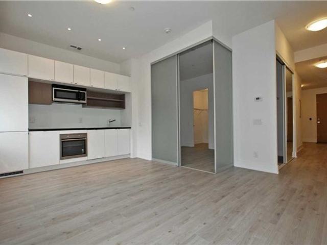 328 - 111 St Clair Ave W