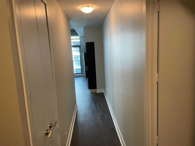 402 - 399 Adelaide St W