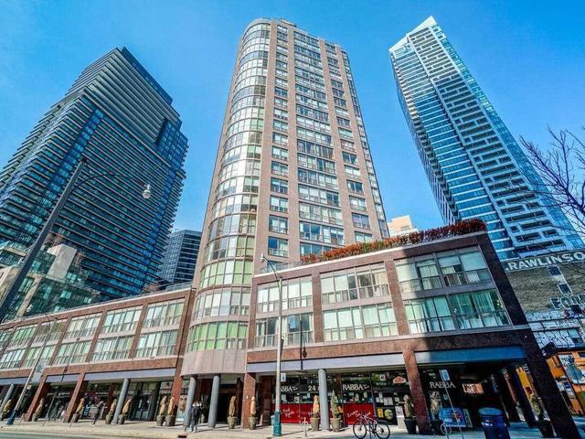 208 - 24 Wellesley St W