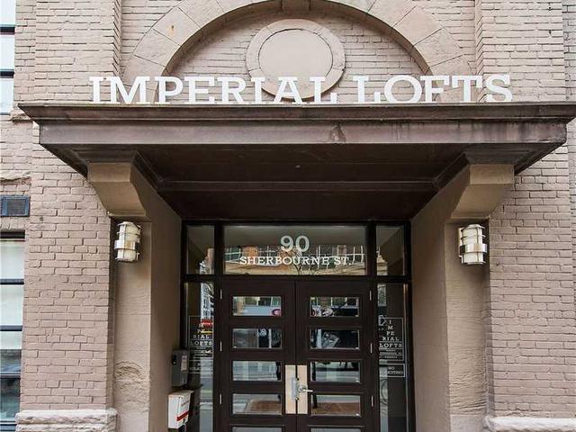 305 - 90 Sherbourne St