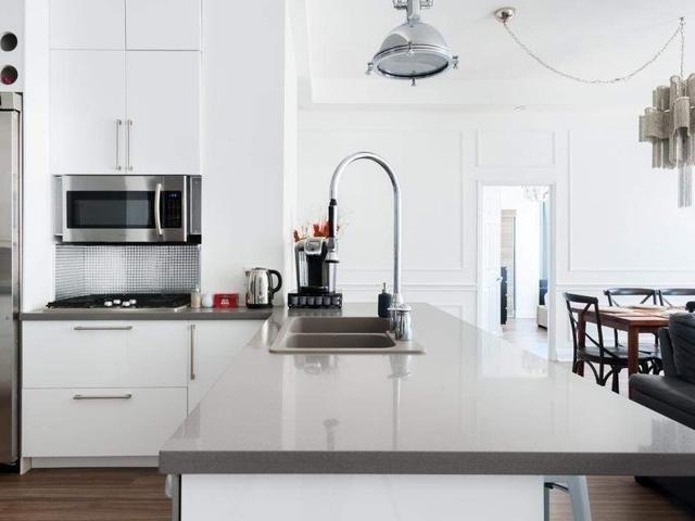 905 - 8 Wellesley St E