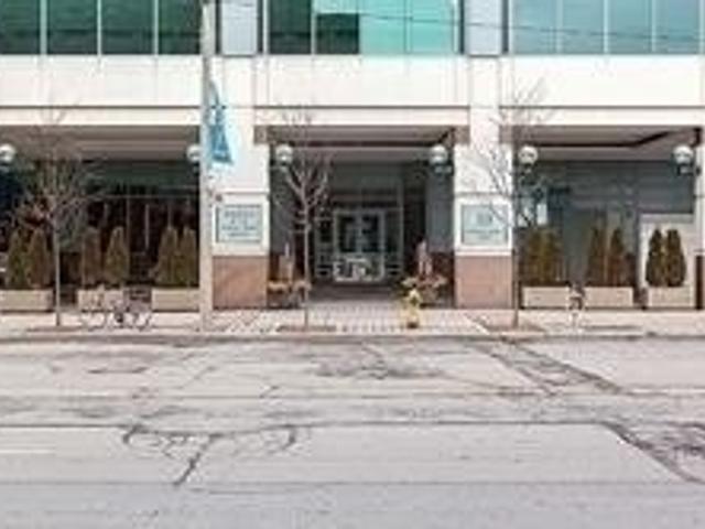 901 - 10 Queens Quay W