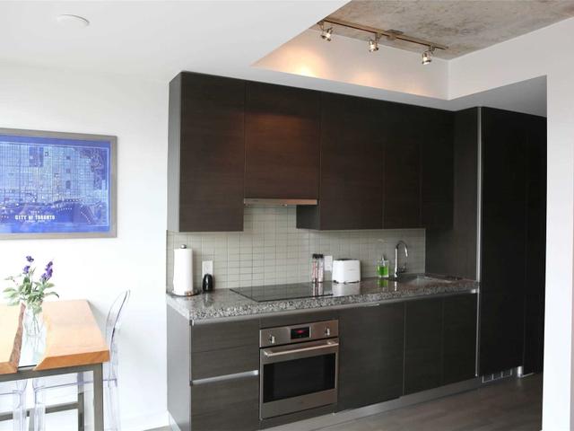 1222 - 629 King St W