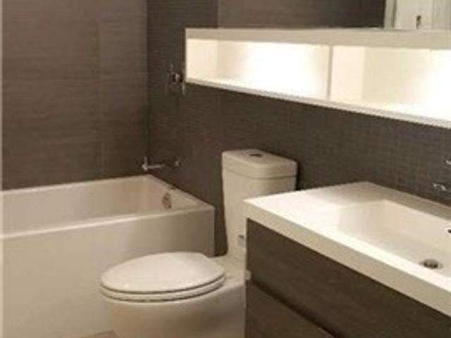 305 - 1239 Dundas St W