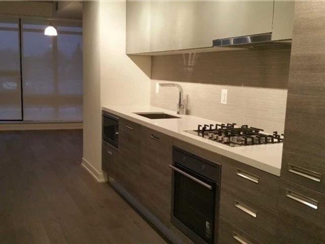 305 - 1239 Dundas St W