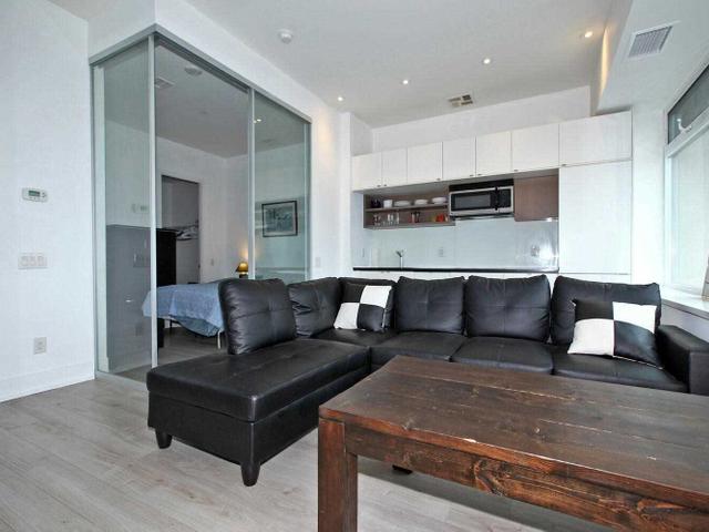 1501 - 111 St Clair Ave W