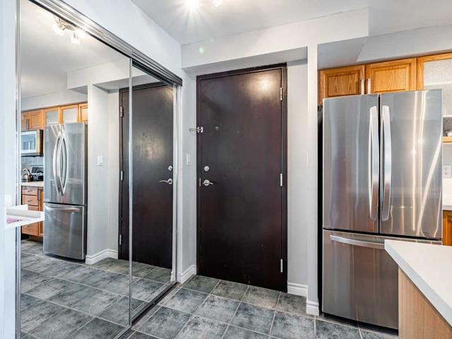 904 - 410 Queens Quay W