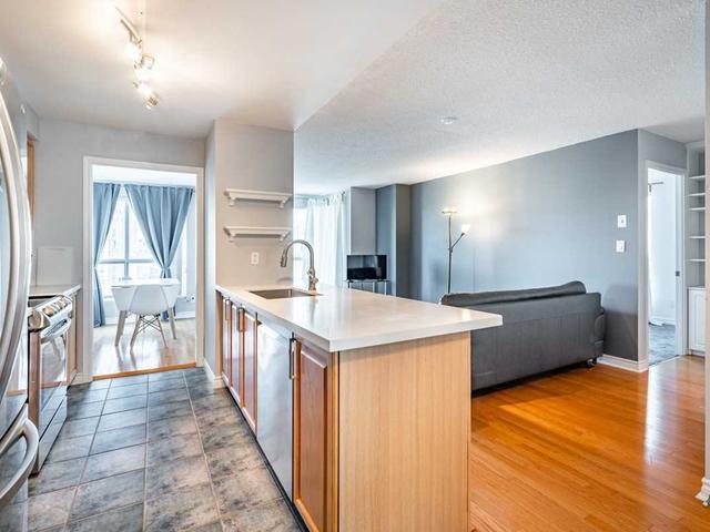 904 - 410 Queens Quay W
