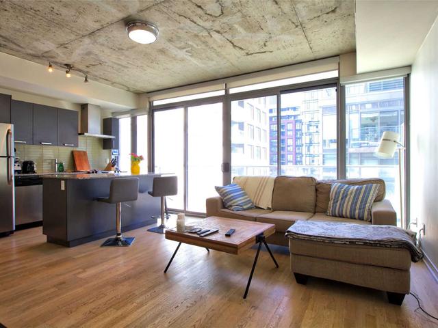 814 - 95 Bathurst St