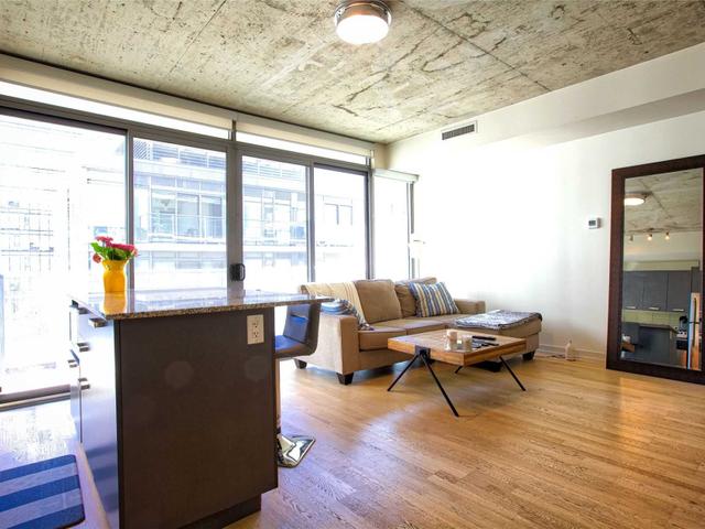 814 - 95 Bathurst St