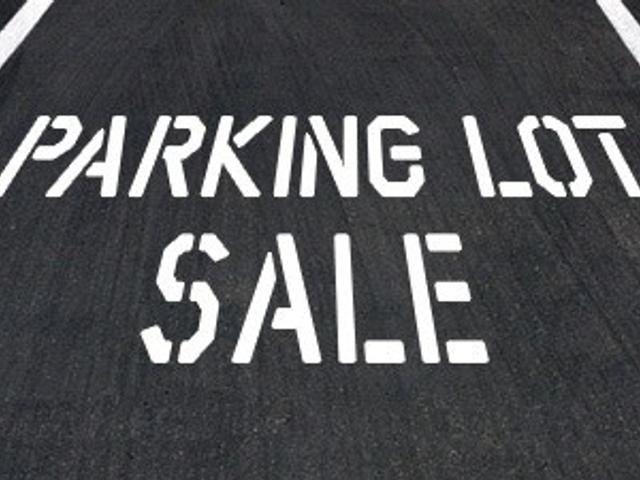 Parking - 300 Front St W