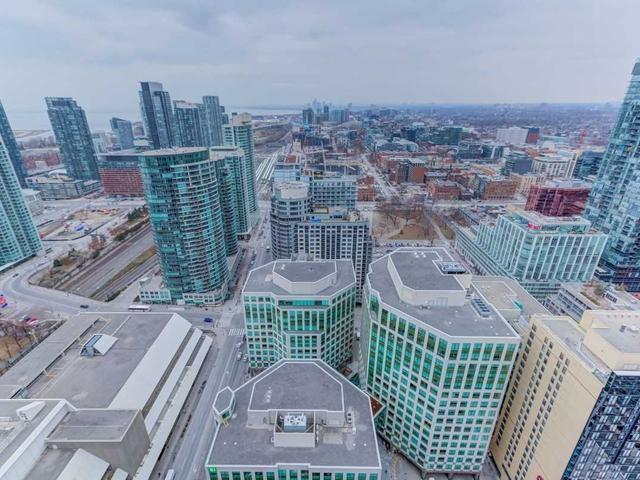 4002 - 300 Front St W