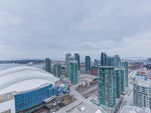 4002 - 300 Front St W