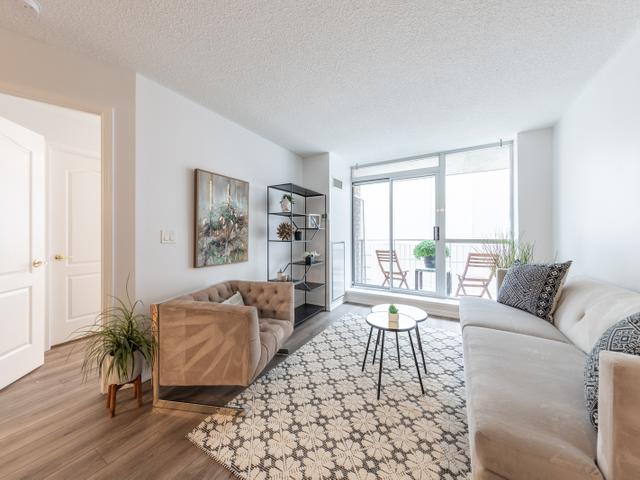 608 - 18 Stafford St E