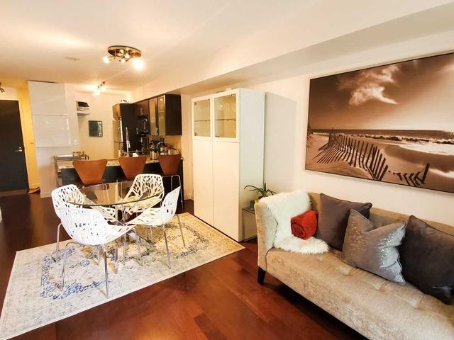 210 - 1005 King St W