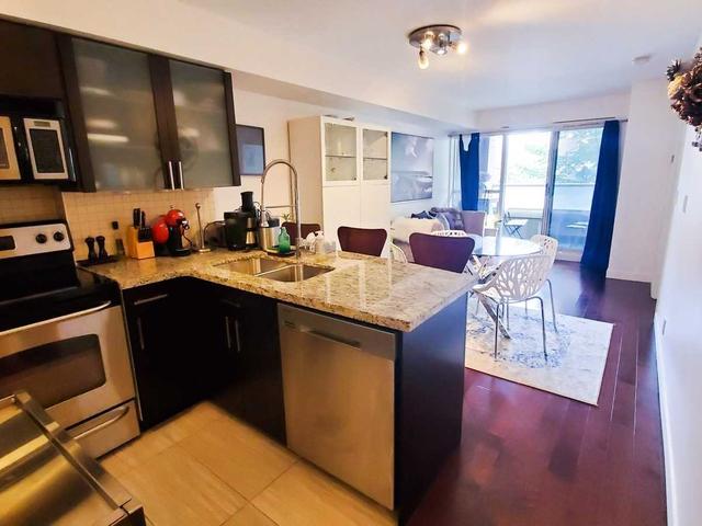 210 - 1005 King St W