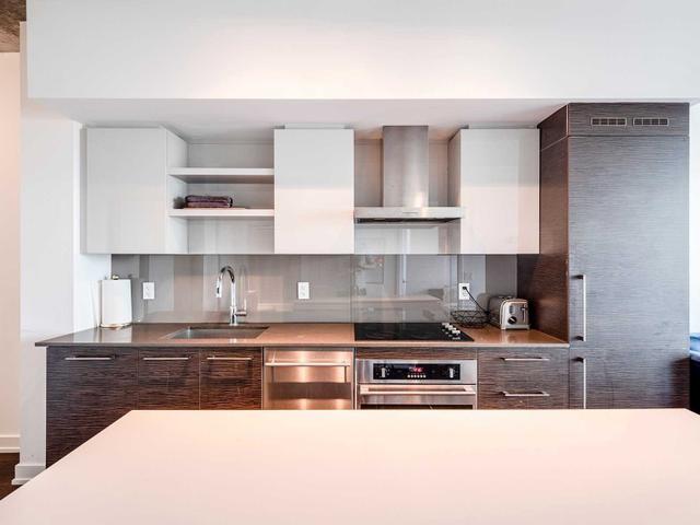 736 - 1030 King St W