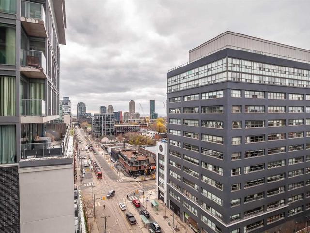 1102 - 111 Bathurst St