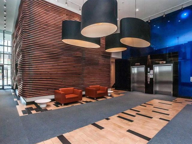 1102 - 111 Bathurst St