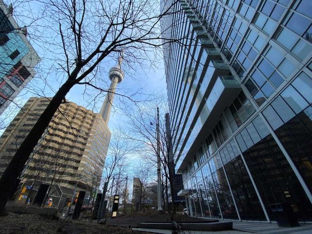 206 - 300 Front St W