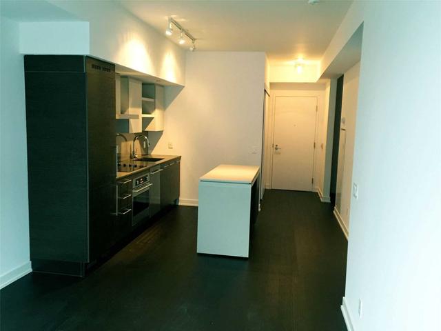 522 - 1030 King St W