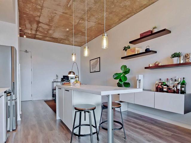 403 - 60 Bathurst St